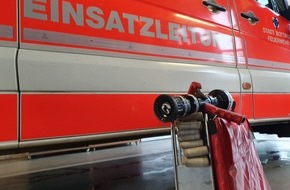 Feuerwehr Bottrop: FW-BOT: Containerbrand in einem Industriebetrieb