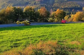 Feuerwehr Plettenberg: FW-PL: Schwerer Motorradunfall auf L619 - RTH im Einsatz