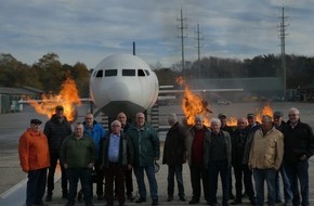 Freiwillige Feuerwehr Kalkar: Feuerwehr Kalkar: Flugzeugbrand für die Alterskameraden der Freiwilligen Feuerwehr Kalkar