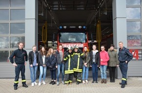 Feuerwehr Dorsten: FW-Dorsten: Girls'Day - ein Zukunftstag für Mädchen
bei der Feuerwehr Dorsten