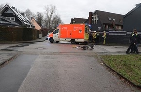Polizei Mettmann: POL-ME: Radfahrer missachtet Vorfahrt und wird schwer verletzt - Langenfeld - 2501114