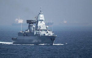 Presse- und Informationszentrum Marine: Fregatte "Hamburg" läuft zum Flugkörperschießen aus