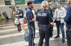 Polizeiinspektion Nienburg / Schaumburg: POL-NI: Projekt "Safe-Tourist-Destination" - Polizeikommissarin Helen Friedrich aus Nienburg unterstützte einen Monat die kroatische Polizei in Zadar