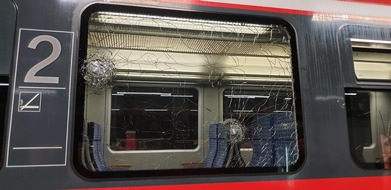 Bundespolizeiinspektion Rostock: BPOL-HRO: Regionalbahnen mit Steinen beworfen
