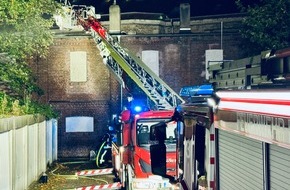 Feuerwehr Bochum: FW-BO: Dachstuhlbrand in Bochum Langendreer