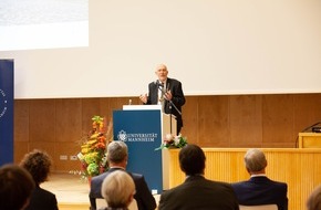 Universität Mannheim: Universitätstag 2021: Universität feiert 75 Jahre Neubegründung Wirtschaftshochschule und Universität Mannheim