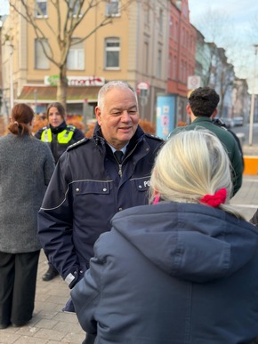 POL-DN: Coffee with a Cop - Zahlreiche Bürgerinnen und Bürger nutzen den offenen Austausch