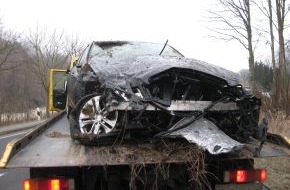 Polizeiinspektion Hildesheim: POL-HI: ALFELD(hek)Verkehrsunfall mit hohem Sachschaden