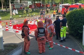 Feuerwehr und Rettungsdienst Bonn: FW-BN: Verdächtige Briefsendung in Poststelle - Großeinsatz der Feuerwehr im Stadtteil Hochkreuz.