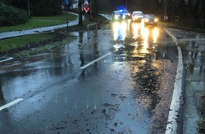 Polizei Hagen: POL-HA: Sauerlandstraße stellenweise unter Wasser