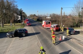 Freiwillige Feuerwehr Alpen: FW Alpen: Verkehrsunfall mit zwei PKW auf der B57