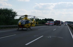 Polizeiinspektion Rotenburg: POL-ROW: ++ Stau nach schwerem Verkehrsunfall auf der Hansalinie ++