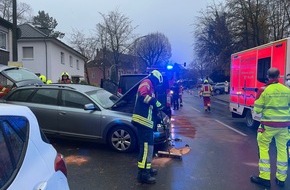 Polizei Mettmann: POL-ME: Unfall im Kreuzungsbereich nach Rotlichtverstoß - Heiligenhaus - 2212004