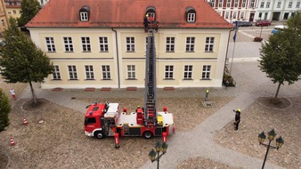 Freiwillige Feuerwehr Lügde: FW Lügde: Drehleiterausbildung in der Partnerstadt Angermünde