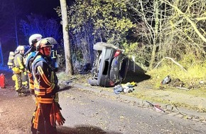 Feuerwehr Bochum: FW-BO: Nächtlicher Verkehrsunfall auf der Günnigfelder Straße
