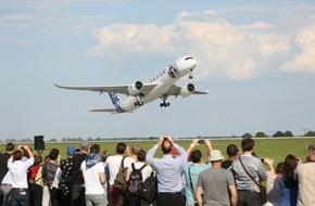 Messe Berlin GmbH: Günstige Reiseangebote zur ILA Berlin Air Show / Deutsche Bahn, Lufthansa und visitBerlin bieten Berlin-Specials zur Internationalen Luft- und Raumfahrtausstellung