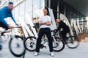 Canyon Bicycles: Mit Manuel Neuer in die neue Fahrradsaison: Der Canyon Store Munich wird zum Hotspot für Radsportbegeisterte