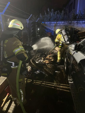 FW-RE: Silvesterbilanz zum Jahreswechsel 2024/2025: Kleinbrände nach dem Jahreswechsel, keine größeren Brandereignisse, Rettungsdienst im Dauereinsatz