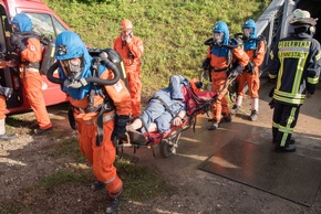 FW-OE: Kinder im Stollen vermisst - Übung mit der Grubenwehr