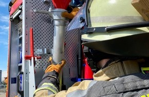 Feuerwehr Bocholt: FW Bocholt: Verletzte Person bei Wohnungsbrand