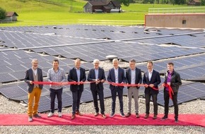 St.Gallisch-Appenzellische Kraftwerke AG: Medienmitteilung: Tisca und SAK nehmen gemeinsam grosse Photovoltaikanlage auf Tisca-Gebäude in  Urnäsch in Betrieb