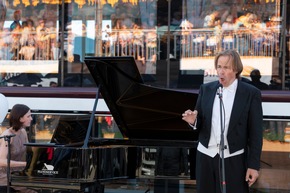 «Ein kleines Wunder, dass sie überhaupt hier ist!» - Schiffstaufe der Excellence Countess