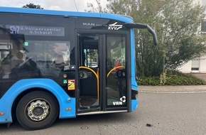 Polizeidirektion Landau: POL-PDLD: Unfall mit Schulbus ohne Verletzte