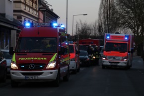 FW Menden: Brandeinsatz - Küchenbrand mit mehrfacher Menschenrettung