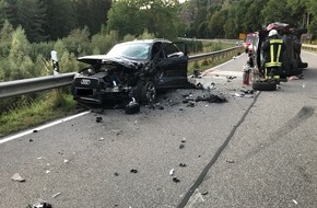 Polizeidirektion Kaiserslautern: POL-PDKL: Fünf verletzte Personen bei Verkehrsunfall auf B48