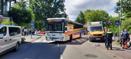 Polizeiinspektion Stade: POL-STD: 43-jähriger Fußgänger am Stader Bahnhof von Bus touchiert und schwer verletzt