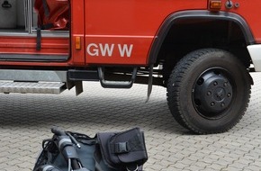 Feuerwehr Mülheim an der Ruhr: FW-MH: Ruhr: Kleinkind stürzt in die Ruhr/Nur leichte Verletzungen.