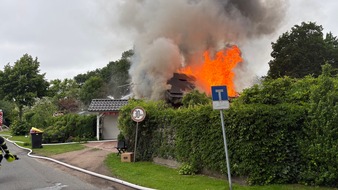 Kreisfeuerwehr Rotenburg (W&uuml;mme): FW-ROW: Brand S&ouml;hlingen - Geb&auml;udebrand in S&ouml;hlingen