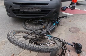 Polizei Minden-Lübbecke: POL-MI: Radfahrer (16) von abbiegendem Auto erfasst