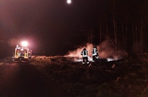 Feuerwehr Gevelsberg: FW-EN: Nächtlicher Flächenbrand im Buchenberg.