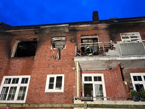 FW-LK Leer: Schrecklicher Brand in Mehrfamilienhaus auf Borkum - Personen sprangen aus dem Fenster