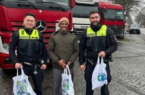 Polizeiinspektion Delmenhorst / Oldenburg - Land / Wesermarsch: POL-DEL: Autobahnpolizei Ahlhorn: Beamte der Autobahnpolizei unterstützen den Verein DocStop und verteilen Geschenktüten an Kraftfahrer