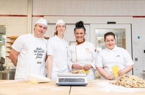 Zentralverband des Deutschen Bäckerhandwerks e.V.: „Starkes Bäckerhandwerk braucht starken Nachwuchs“ –  Weihnachtliches Stollenbacken mit Brotbotschafterin Gitta Connemann