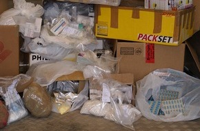 Polizeiinspektion Nienburg / Schaumburg: POL-NI: Erfolgreicher Schlag gegen Drogen- u. Anabolikahaendler in Nienburg u. Hannover - Bild im Download -