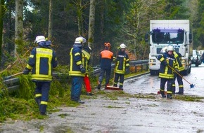 Kreisfeuerwehrverband Calw e.V.: KFV-CW: Sturmtief "Burglind" fegte über den Landkreis Calw