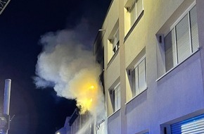 Feuerwehr Bergheim: FW Bergheim: Wohnungsbrand in Bergheim - Drei Personen verletzt