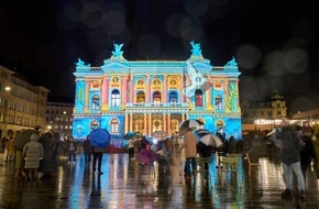 Ferris Bühler Communications: Autofreies Zürich und Klimaschutz: Neujahrs-Wünsche erstrahlen auf den Zürcher Wahrzeichen