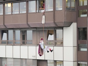 Nikolausüberraschung der Höhenretter im Klinikum Ingolstadt