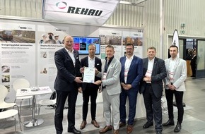 REHAU Industries SE & Co. KG: Entschlossen, handlungsfähig und dialogorientiert: Wie sich REHAU Industries auf der ReBuild Ukraine in Warschau präsentierte