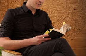 Spica Verlag GmbH: Von den Zusammenh&auml;ngen zwischen dem Maya Kalender, einem Kampfmesser, Ostern und meinem Blut