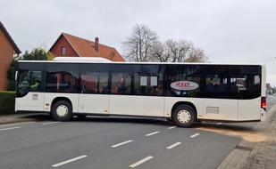 Polizeiinspektion Nienburg / Schaumburg: POL-NI: Stadthagen - Bus blockiert Straße