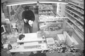 Polizei Düren: POL-DN: 07082902	Bildfahndung nach Raub auf Tankstelle