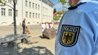 Bundespolizeiinspektion Saarbr&uuml;cken: BPOLI-SB: Bundespolizei informiert &uuml;ber Gefahren im Bahnverkehr und begeistert Sch&uuml;lerinnen und Sch&uuml;ler mit Diensthundevorf&uuml;hrung