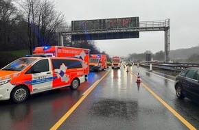 Feuerwehr Schwelm: FW-EN: Verkehrsunfall auf der Autobahn A1 - 12 Verletzte