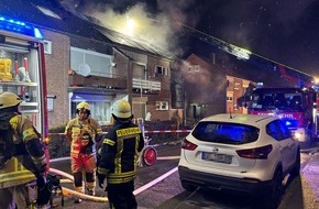 Freiwillige Feuerwehr der Stadt Goch: Feuerwehr Goch: Massives Feuer in Mehrfamilienhaus: 70j&auml;hrige Frau erleidet Rauchgasvergiftung