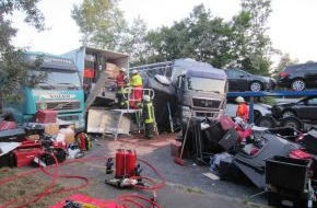 Polizeiinspektion Harburg: POL-WL: Unfall mit vier Lkw auf dem Parkplatz Hittfeld